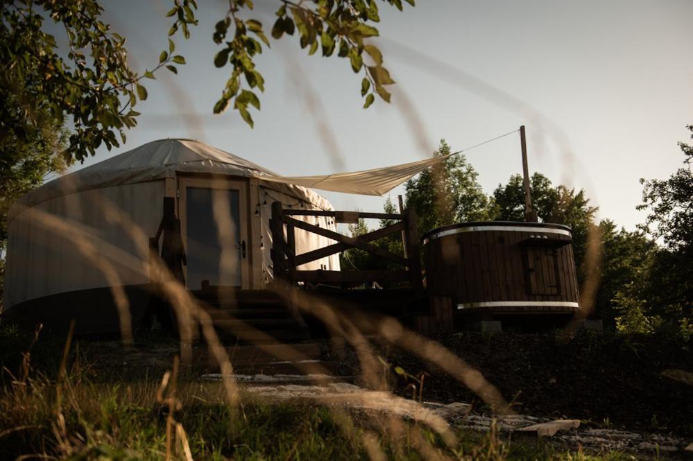 Jurty Z Widokiem, Prywatna Balia- Dzikolas Glamping Краснобруд Экстерьер фото
